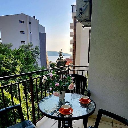Bela Kuca Studio Apartments-Na Korak Do Mora-A Step To The Sea Рафаиловичи Экстерьер фото