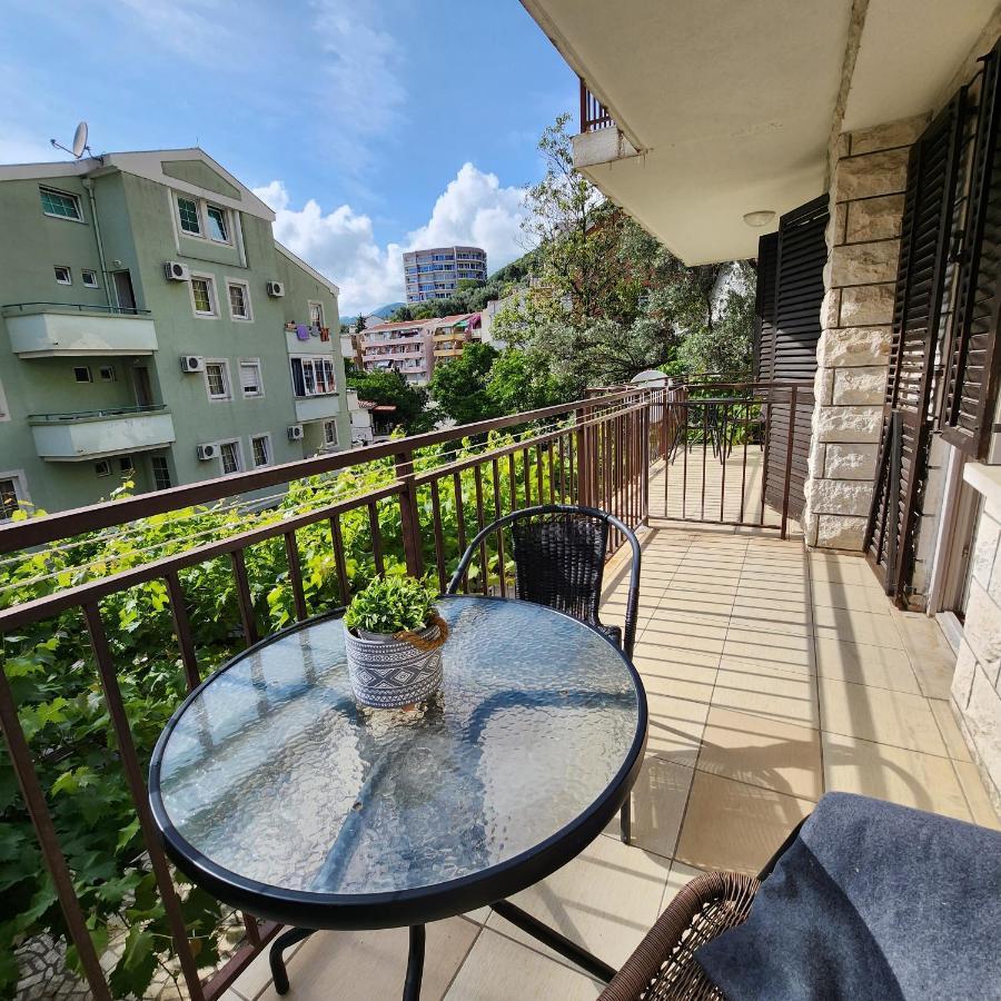Bela Kuca Studio Apartments-Na Korak Do Mora-A Step To The Sea Рафаиловичи Экстерьер фото