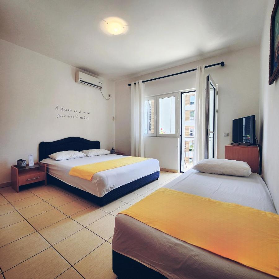 Bela Kuca Studio Apartments-Na Korak Do Mora-A Step To The Sea Рафаиловичи Экстерьер фото