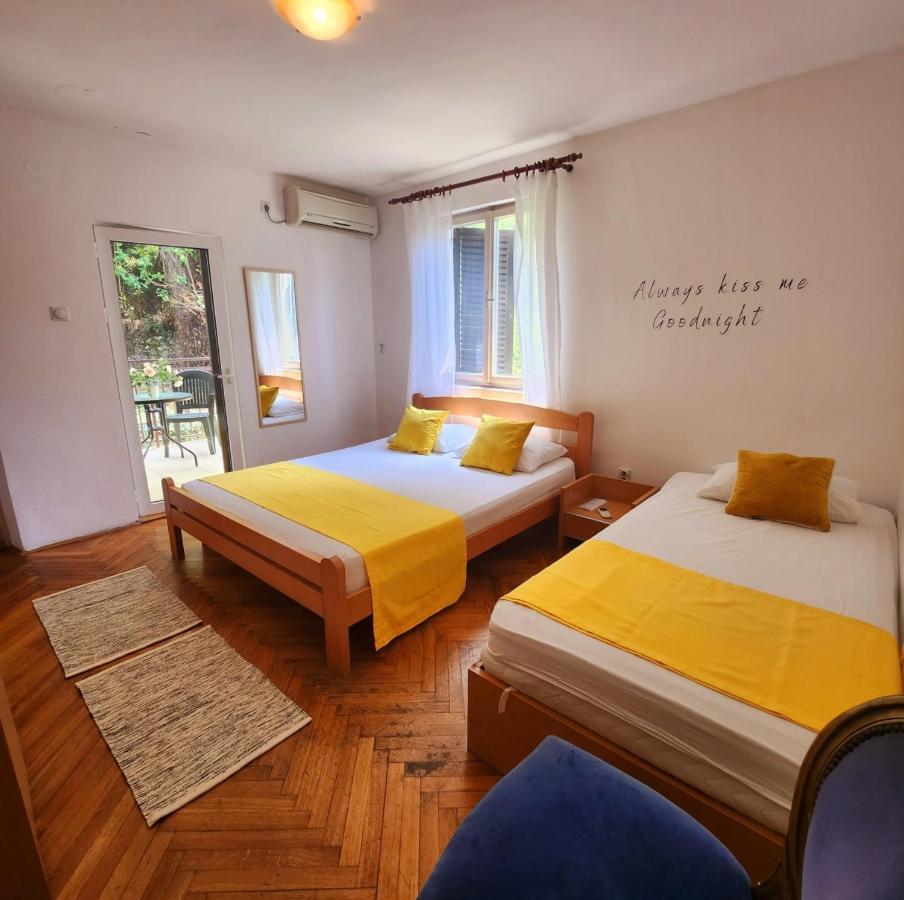 Bela Kuca Studio Apartments-Na Korak Do Mora-A Step To The Sea Рафаиловичи Экстерьер фото