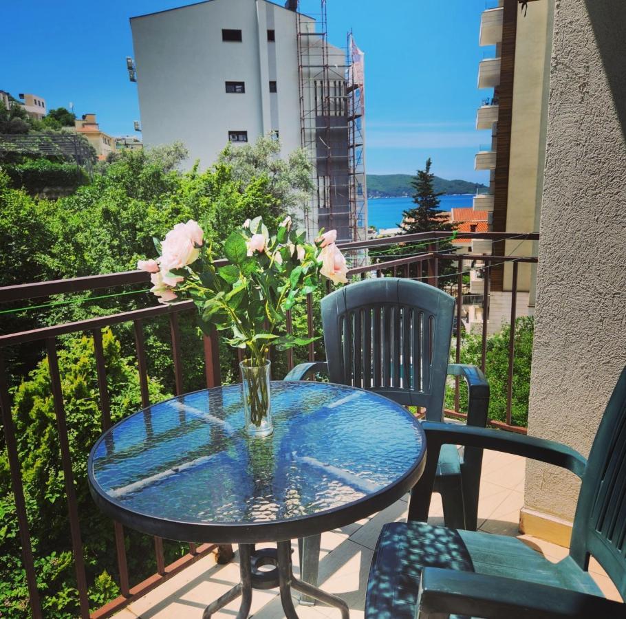 Bela Kuca Studio Apartments-Na Korak Do Mora-A Step To The Sea Рафаиловичи Экстерьер фото