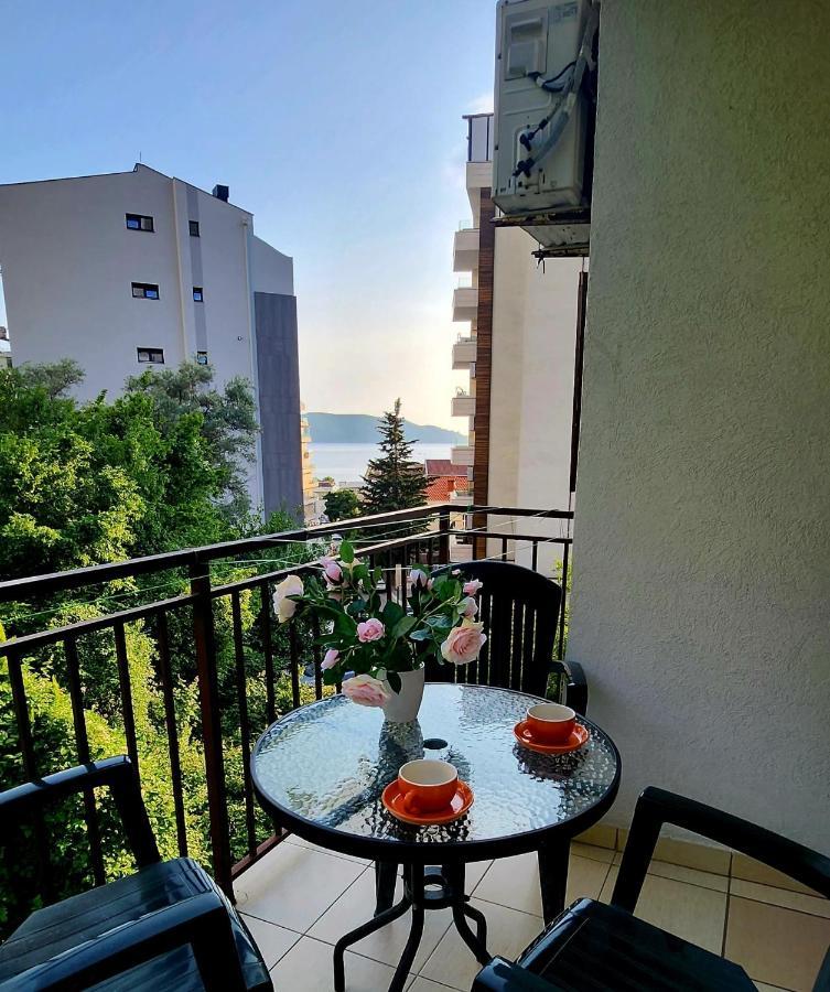 Bela Kuca Studio Apartments-Na Korak Do Mora-A Step To The Sea Рафаиловичи Экстерьер фото