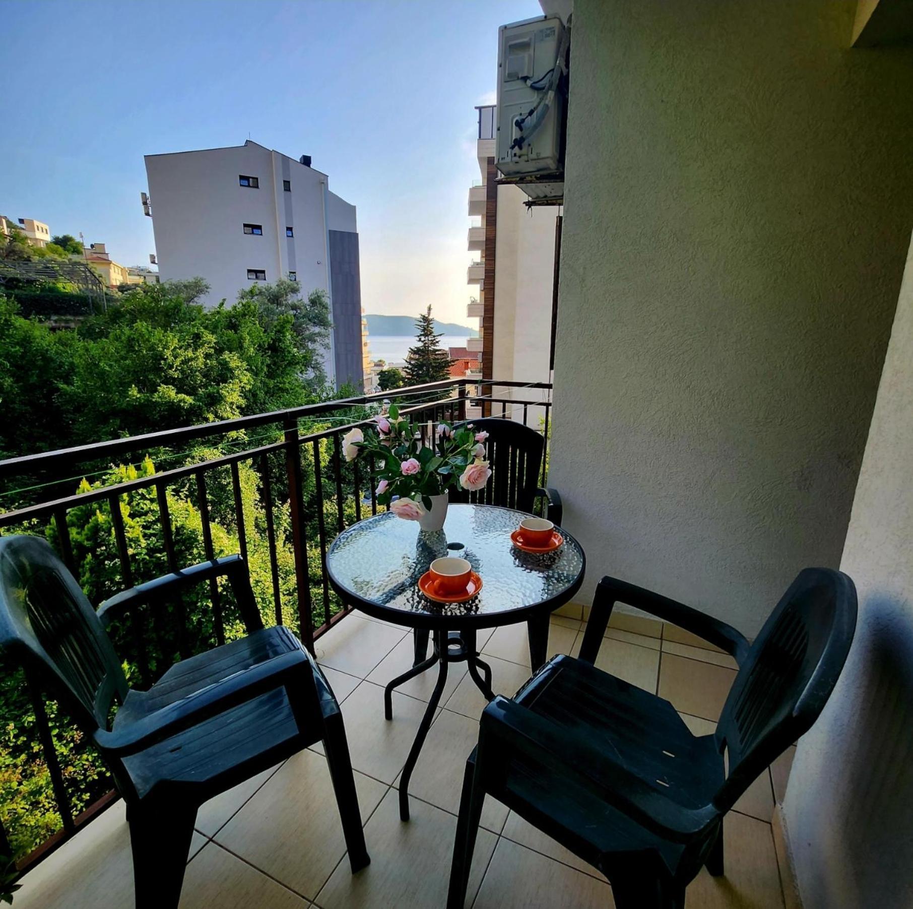 Bela Kuca Studio Apartments-Na Korak Do Mora-A Step To The Sea Рафаиловичи Экстерьер фото