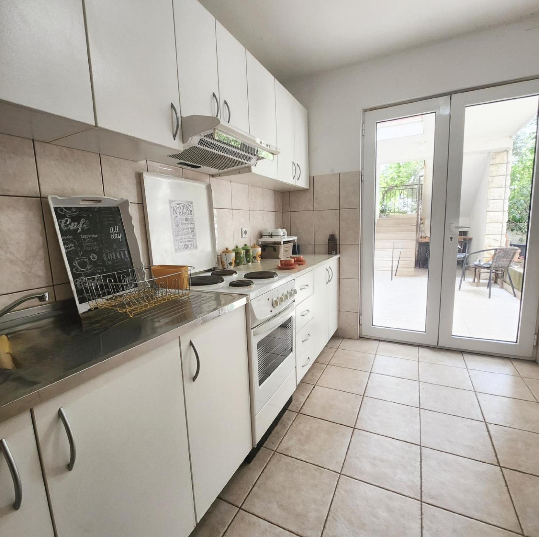 Bela Kuca Studio Apartments-Na Korak Do Mora-A Step To The Sea Рафаиловичи Экстерьер фото