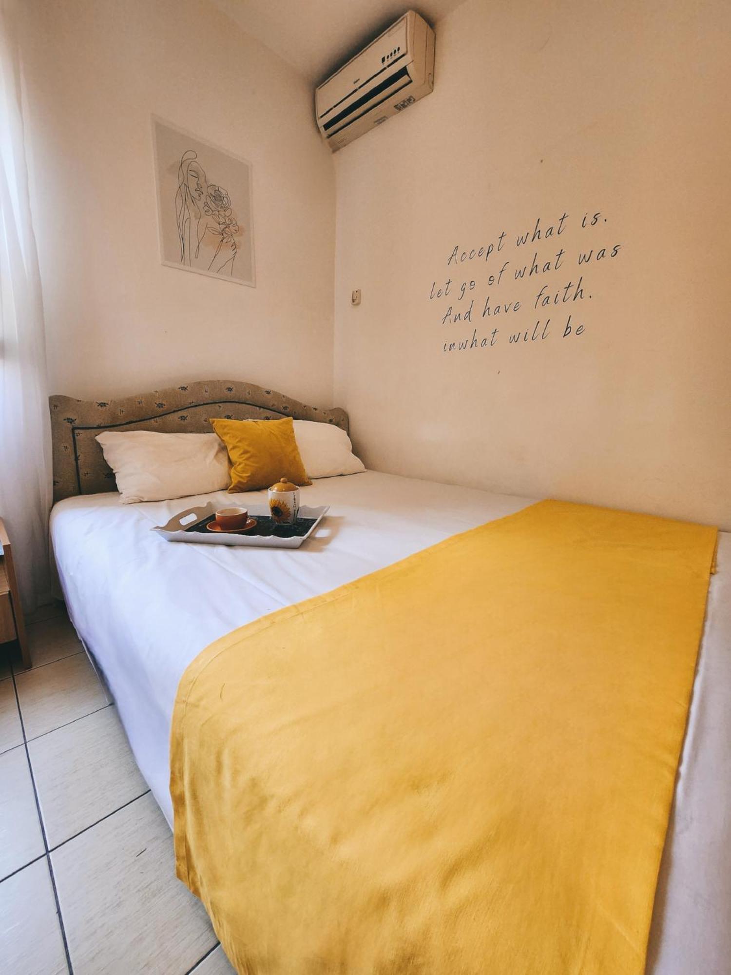 Bela Kuca Studio Apartments-Na Korak Do Mora-A Step To The Sea Рафаиловичи Экстерьер фото