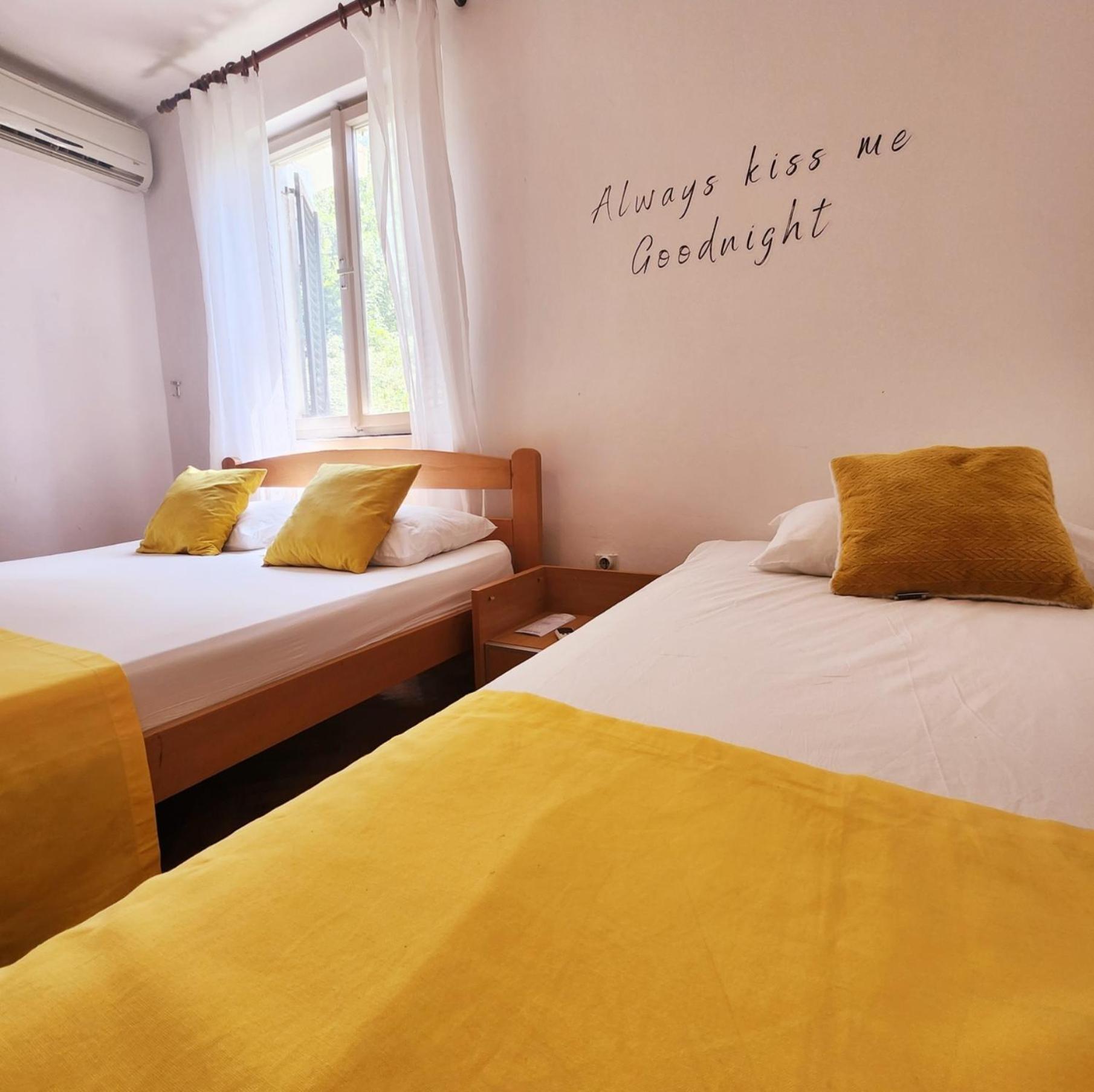 Bela Kuca Studio Apartments-Na Korak Do Mora-A Step To The Sea Рафаиловичи Экстерьер фото