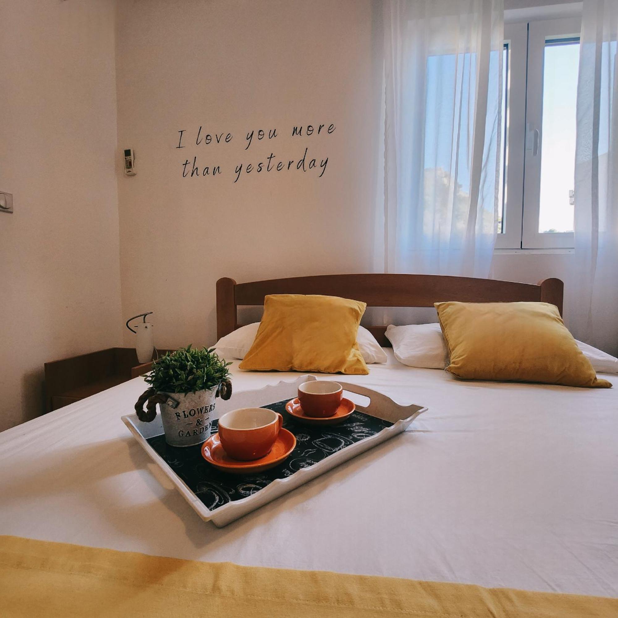 Bela Kuca Studio Apartments-Na Korak Do Mora-A Step To The Sea Рафаиловичи Экстерьер фото
