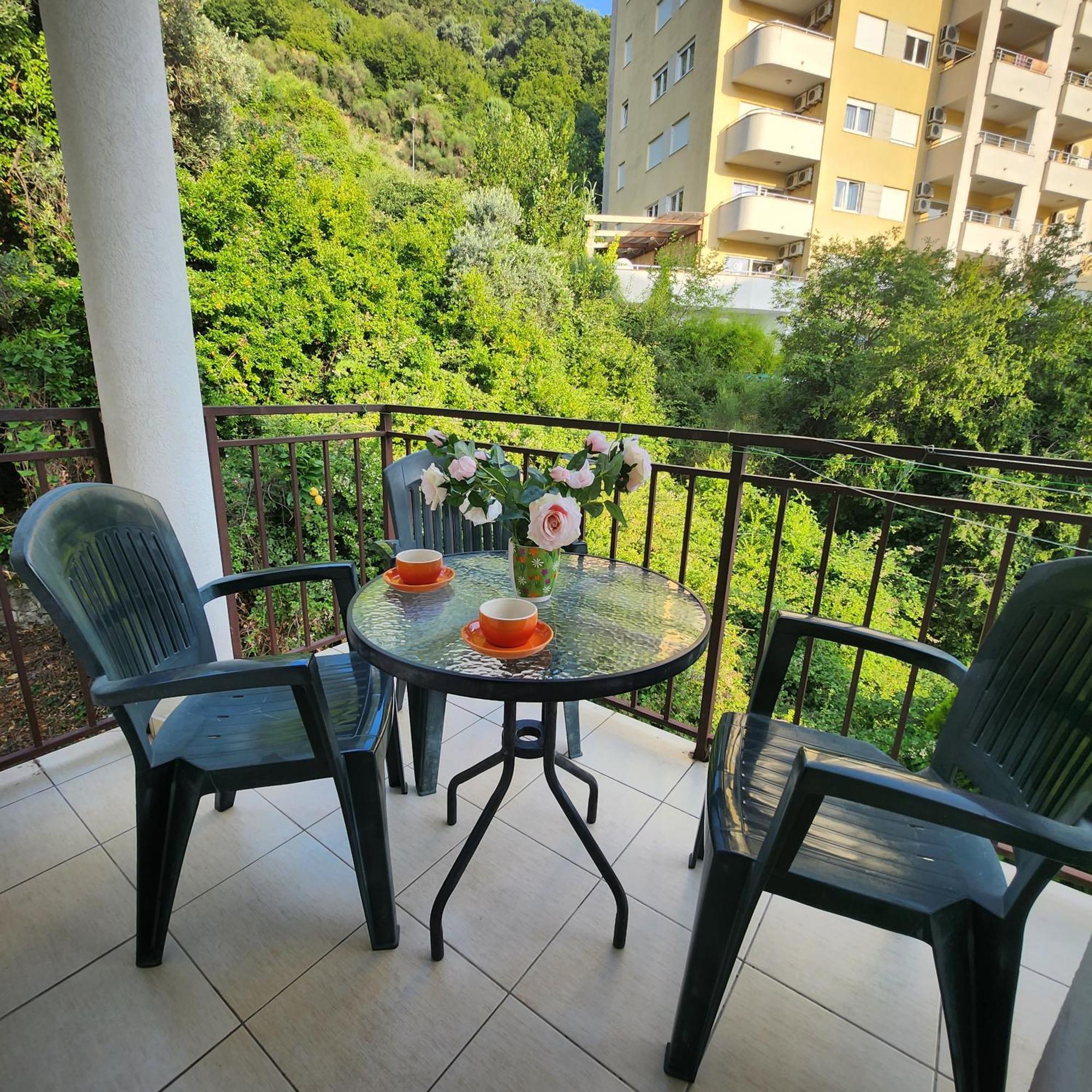 Bela Kuca Studio Apartments-Na Korak Do Mora-A Step To The Sea Рафаиловичи Экстерьер фото