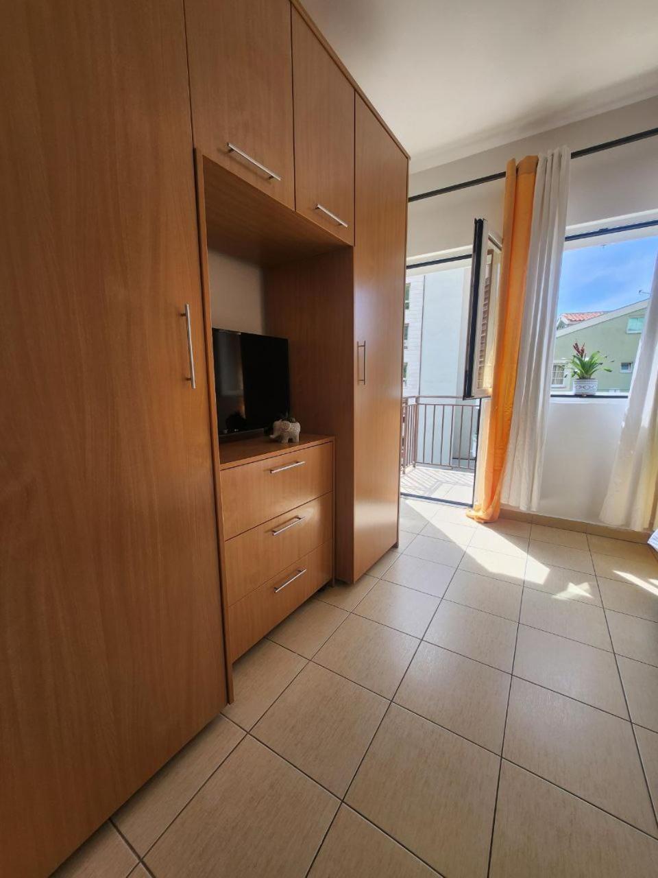 Bela Kuca Studio Apartments-Na Korak Do Mora-A Step To The Sea Рафаиловичи Экстерьер фото