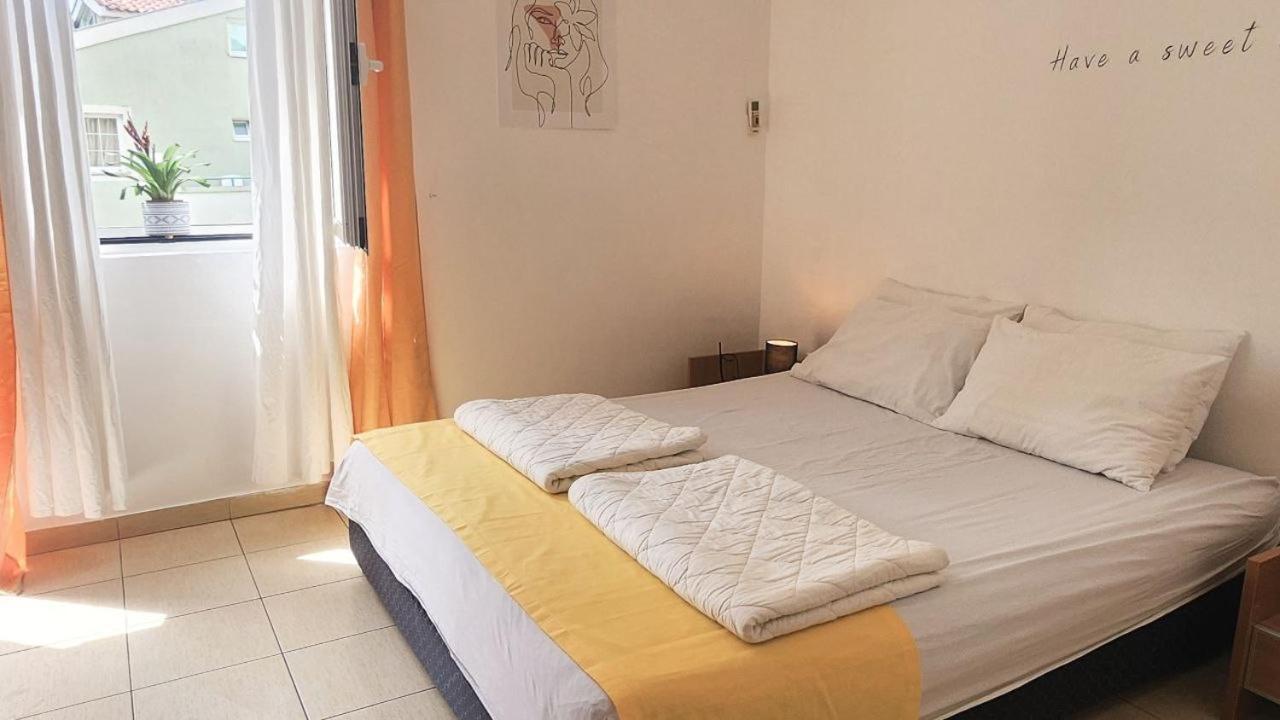 Bela Kuca Studio Apartments-Na Korak Do Mora-A Step To The Sea Рафаиловичи Экстерьер фото